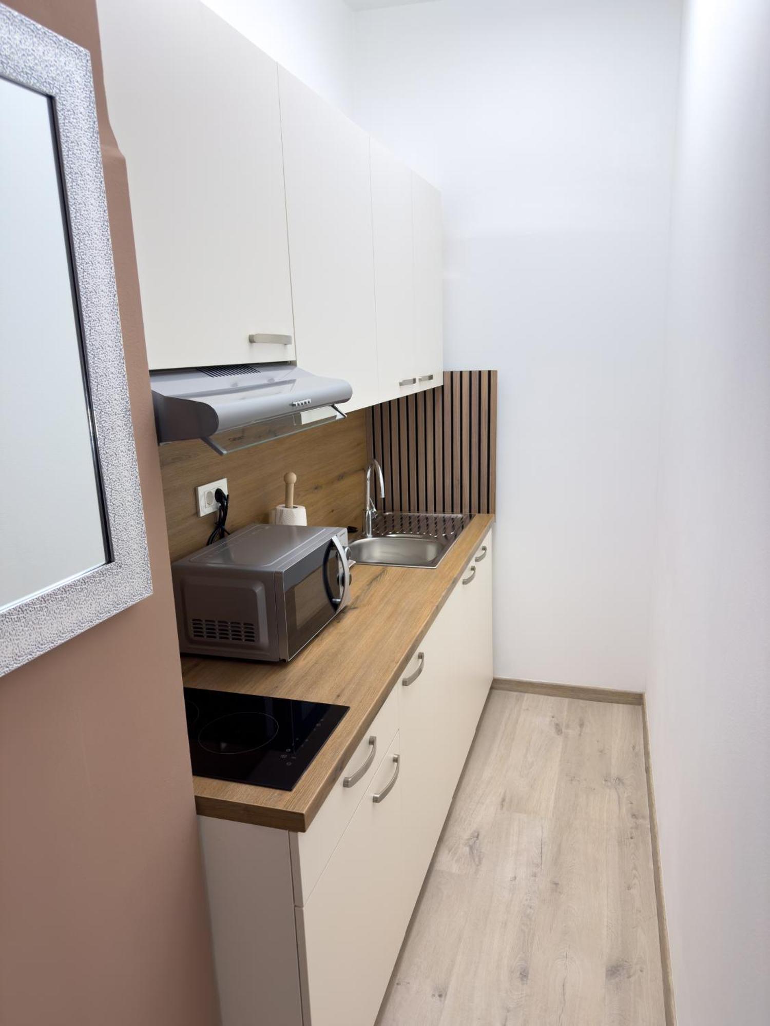 Apartments Adamas เซเลีย ภายนอก รูปภาพ