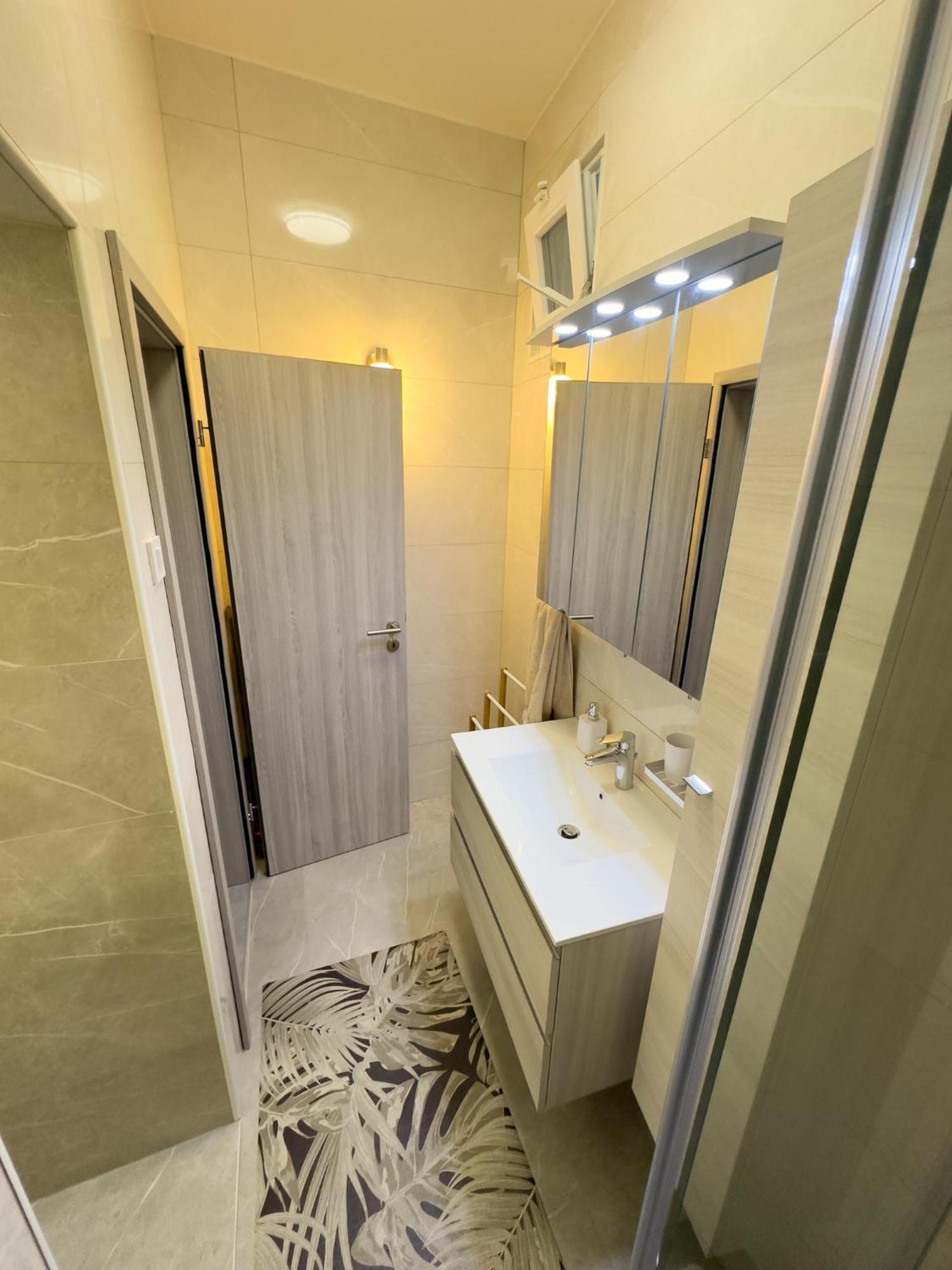 Apartments Adamas เซเลีย ภายนอก รูปภาพ