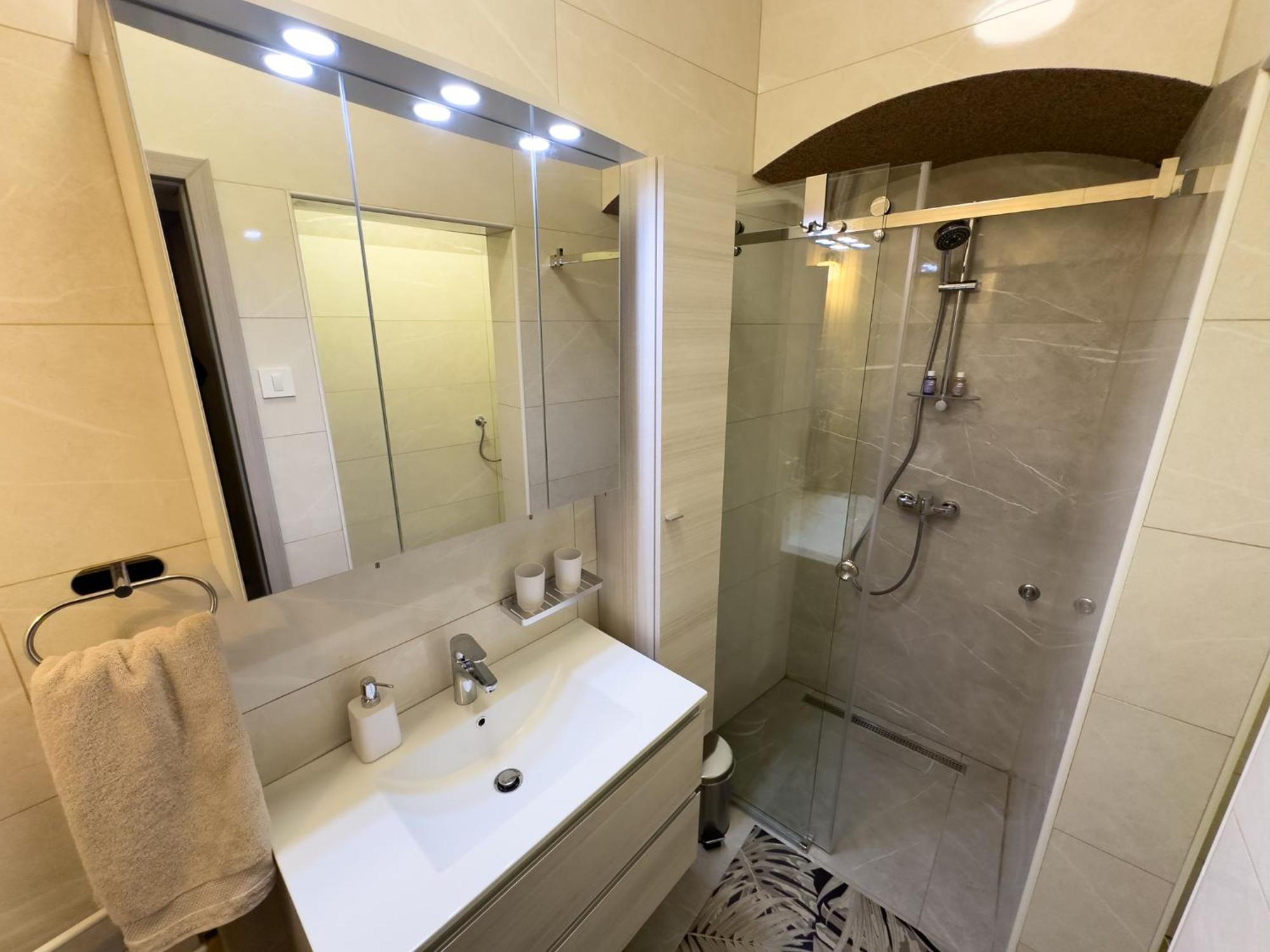 Apartments Adamas เซเลีย ภายนอก รูปภาพ